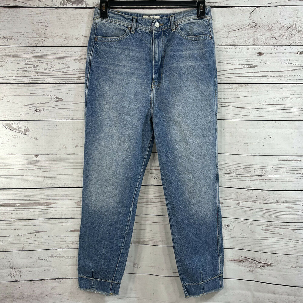We The Free People SZ 31 Mom Jeans High-Rise Raw Stacked Hems Faded Pockets Blue